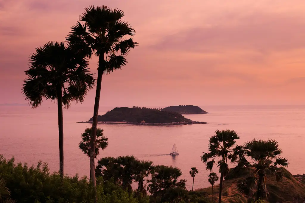 unsplash_jc_7ETQJCBY_phuket.jpg.jpg.webp