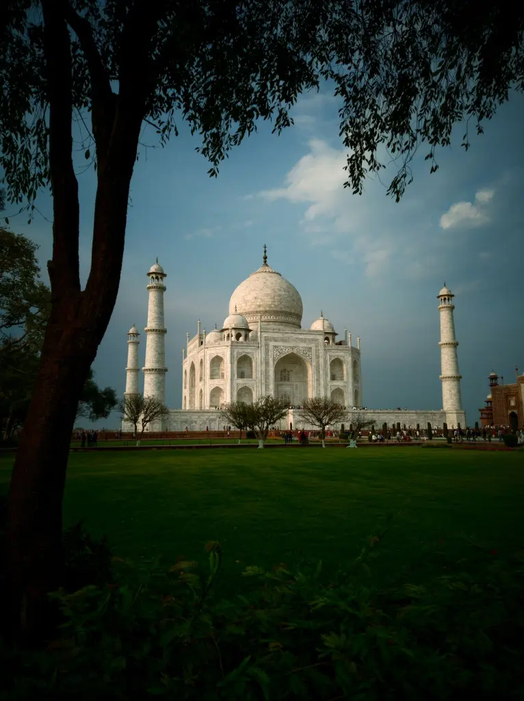 unsplash_0pG9XKXCj4s_agra.jpg.webp