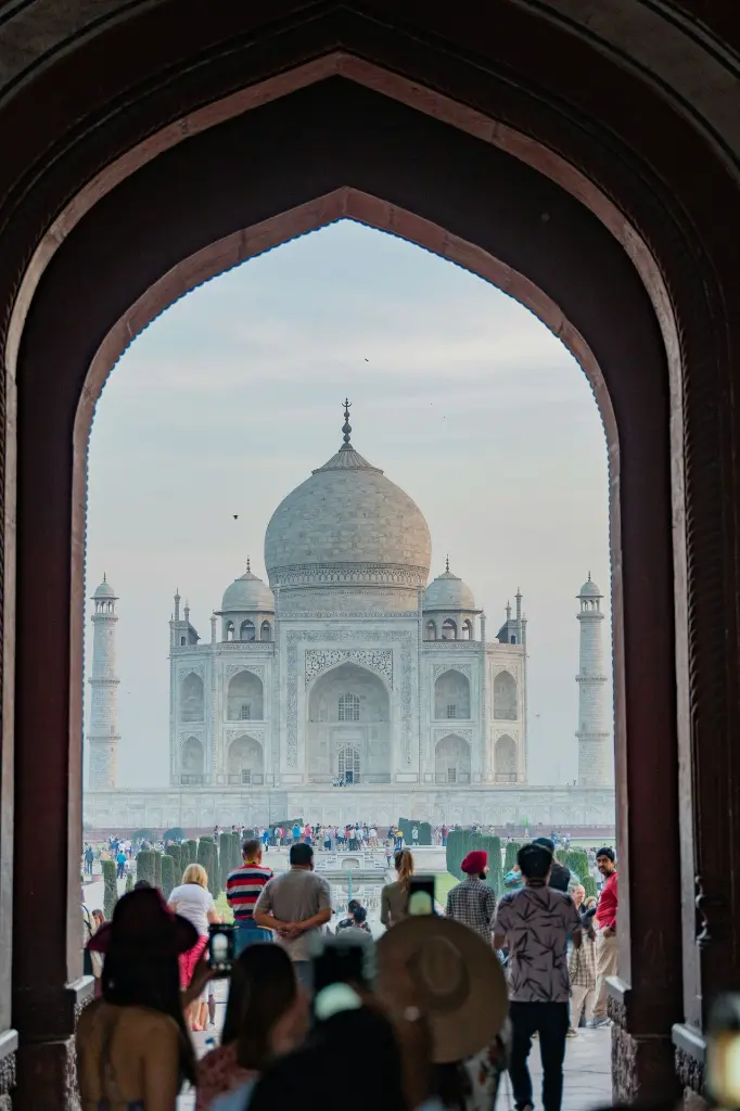 unsplash_pqY0n4KNO0s_agra.webp
