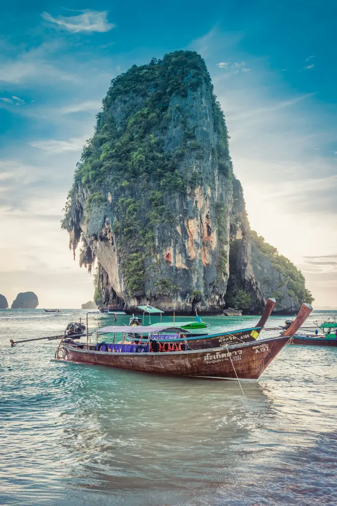 unsplash_PCgM2CYm6HA_phuket.jpg.webp