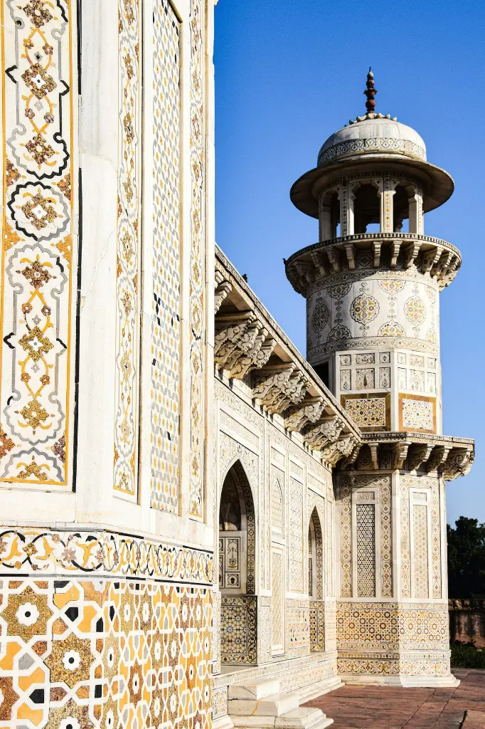 unsplash_q0RUC5aedUE_agra.jpg.jpg.webp