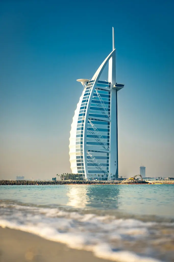 unsplash_vtK31JoeAFk_Dubai.webp