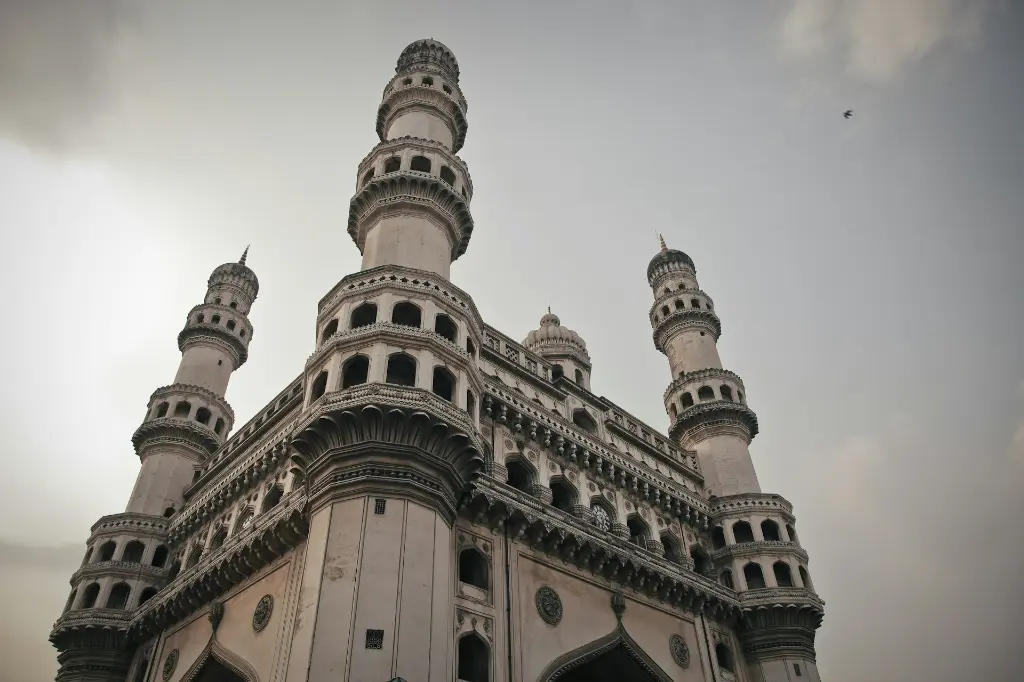 unsplash_hWW-NwXfT08_HYDERABAD.webp