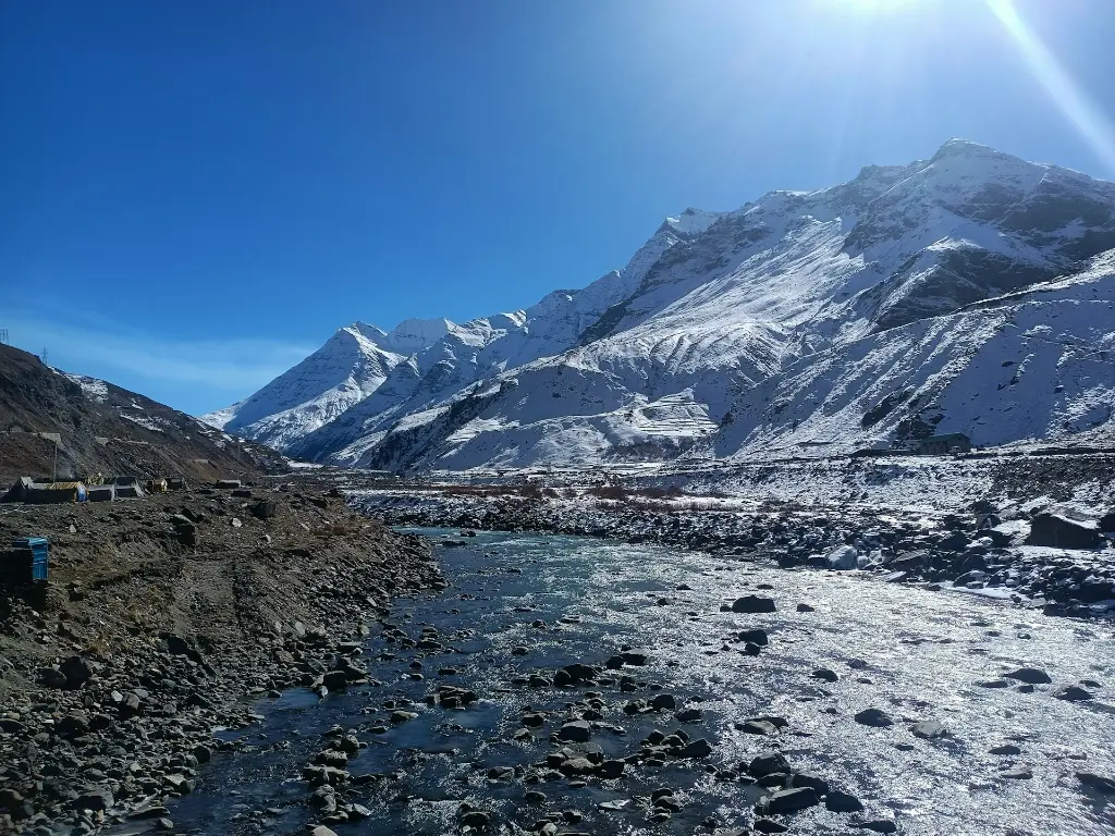 unsplash_CMpr5o8CH2E_manali.webp