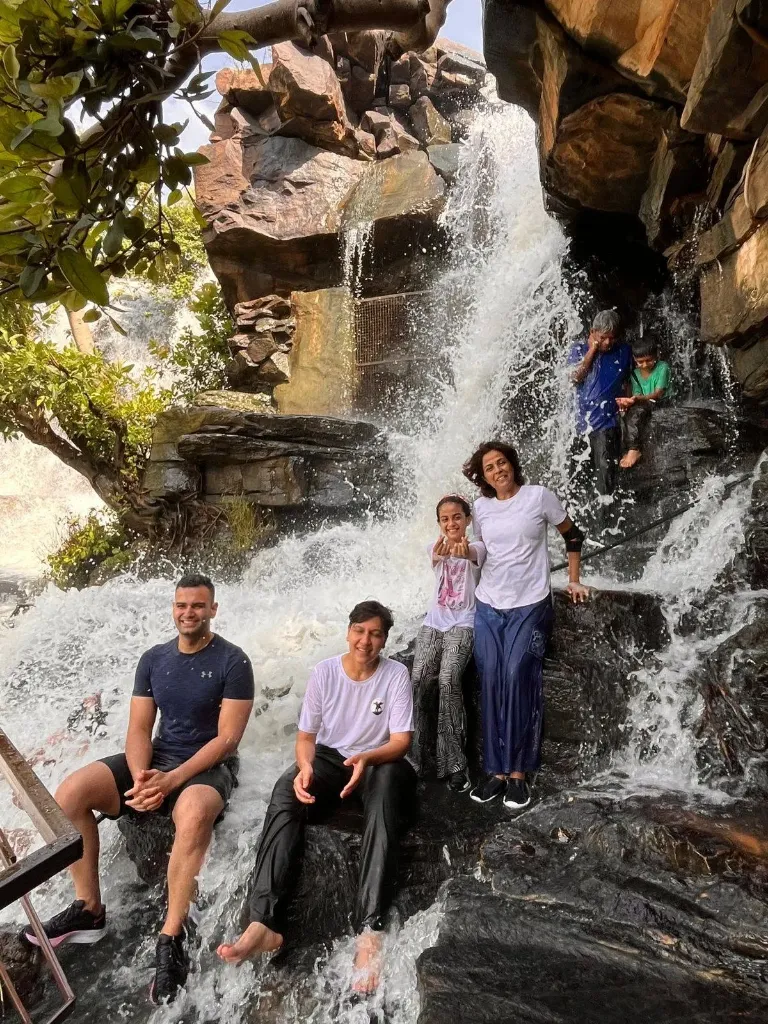 HIKE UNDER THE WATERFALL