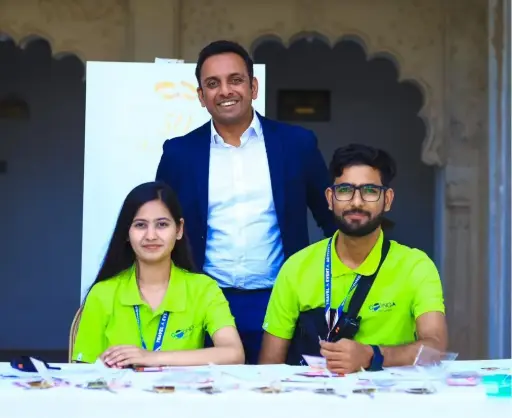 Volunteers Team Food