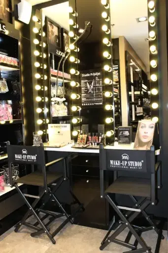 Studio Makeup Mirror