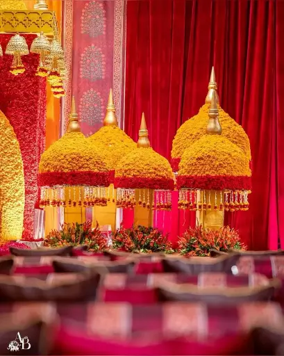 Navtaal Mandir décor